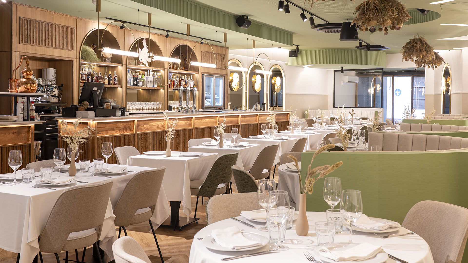 sala del restaurante Puerta del Mar