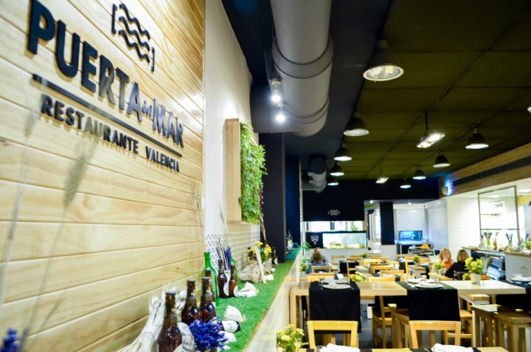 Sala del restaurante Puerta del mar en sus inicios