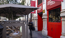 Fachada del restaurante Los Gómez Correos