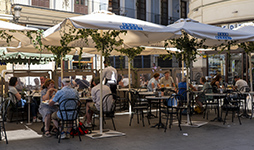 Terraza del restaurante Gran Mercat