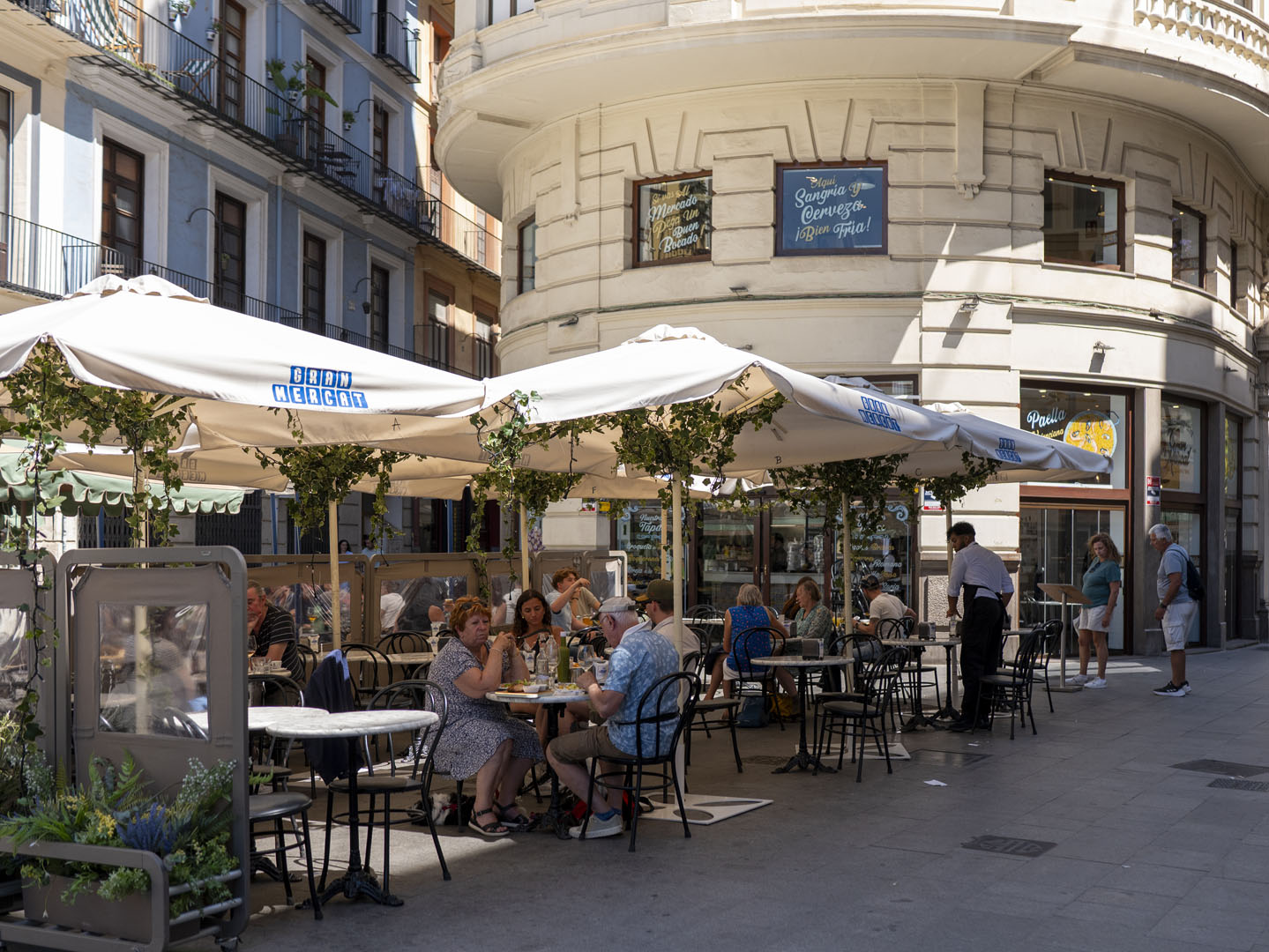 Terraza de Gran Mercat junto al Mercado Central de Valencia